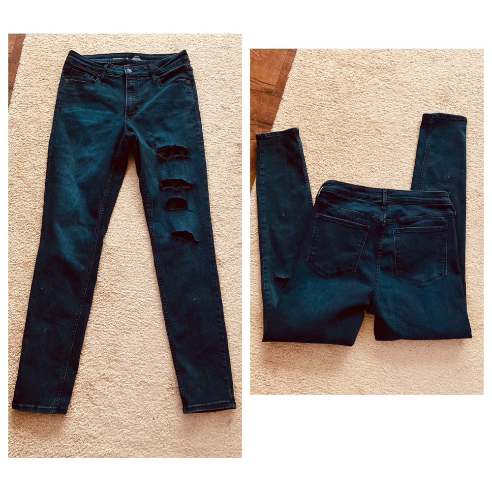 Old Navy women’s Rockstar distressed secret slim pocket super skinny hi rise 12L